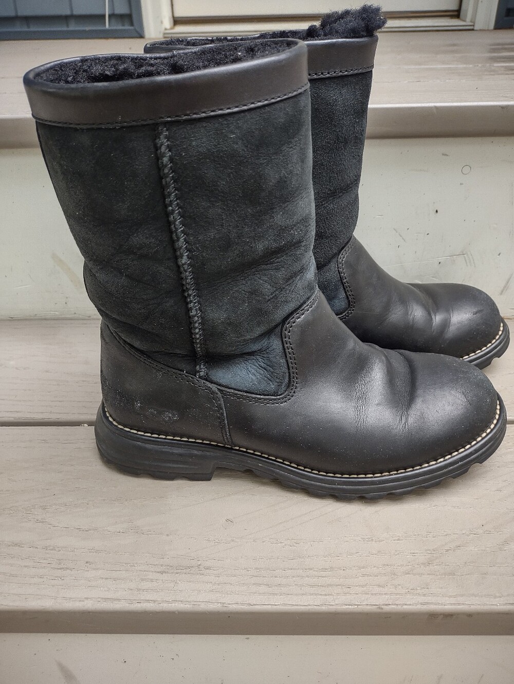 UGG Shearling Boot(7)***
